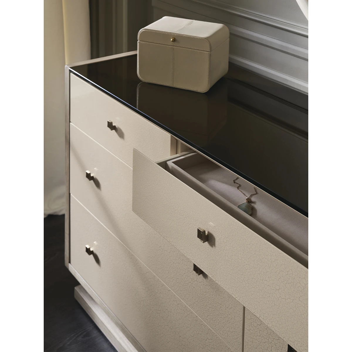 Calypso Dresser