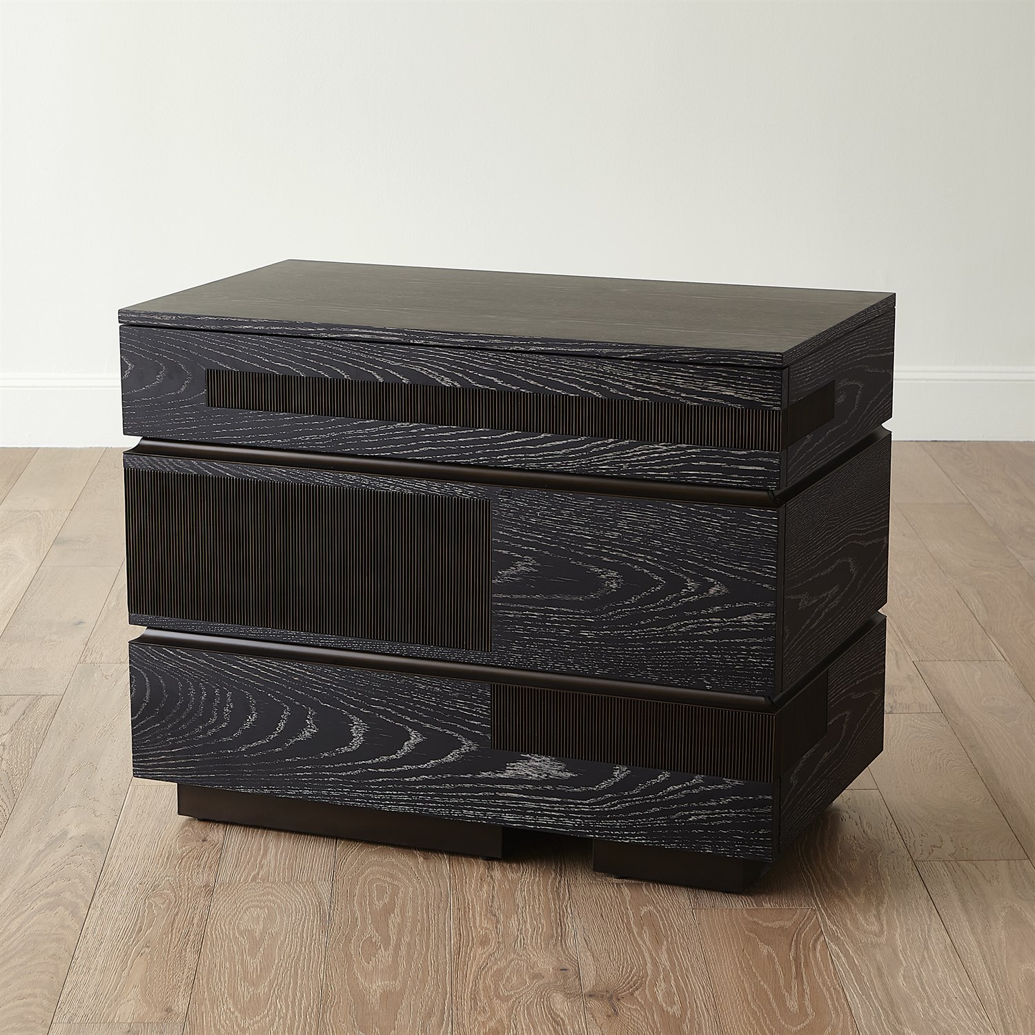 abrus chest