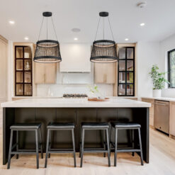 Explore,Stunning,Photos,Of,A,Renovated,Luxury,Kitchen,And,Dining