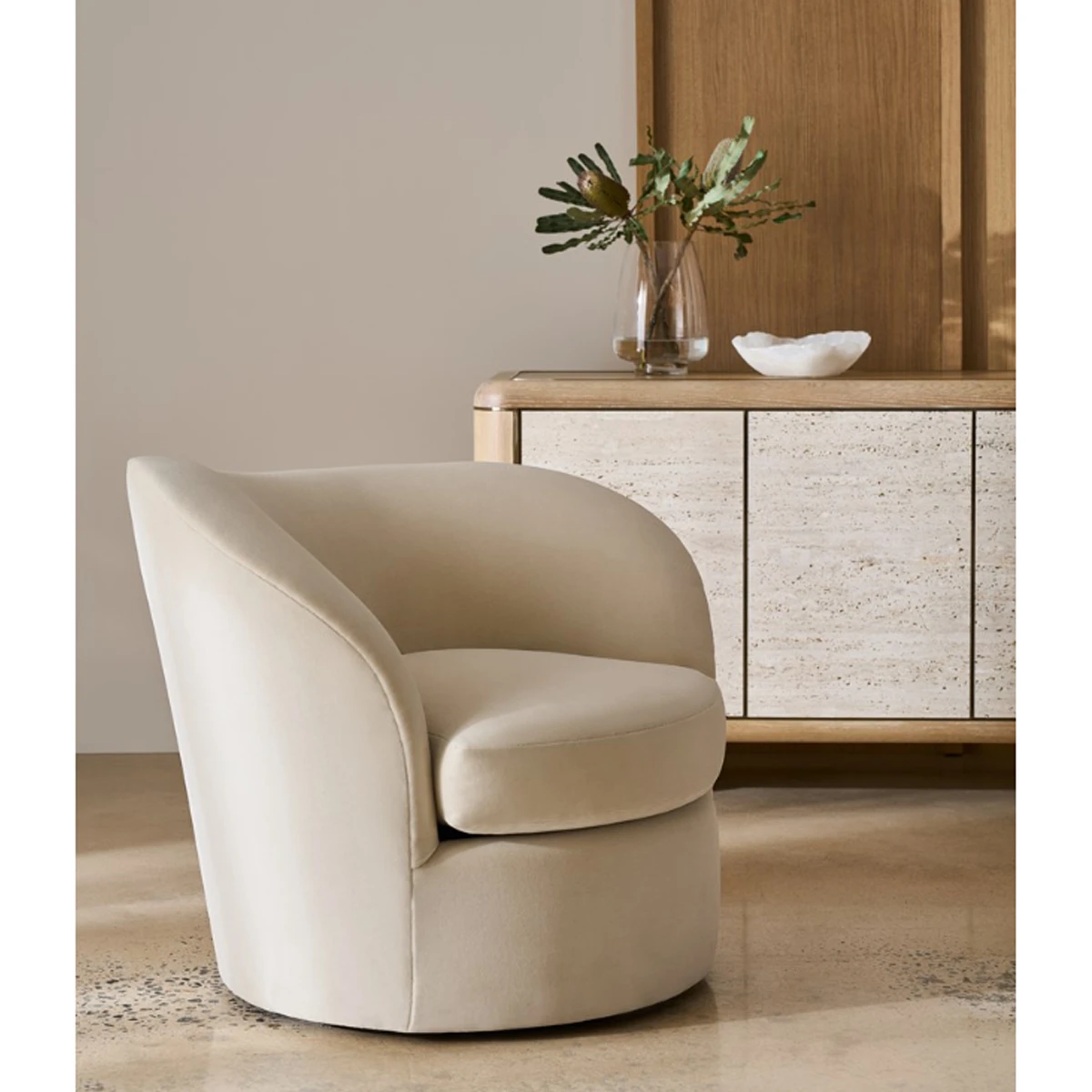 Quasi Swivel Accent Chair