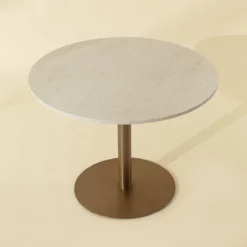iska bistro table