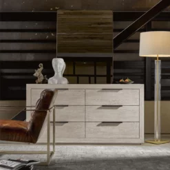 Alternative view of Huston Dresser
