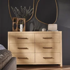 Alternative view of Leah Dresser