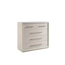 Astrid Chest