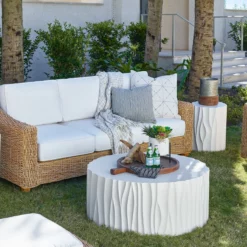 Alternative view of Geneva Round Coffee Table