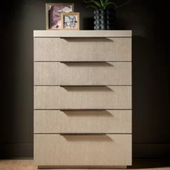 Alternative view of Quartz Chest