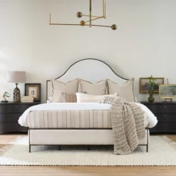 Alternative view of Griffith Park Bed