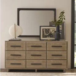 Alternative view of Sable Mirror