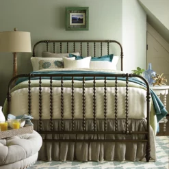 Alternative view of The Guest Room Bed