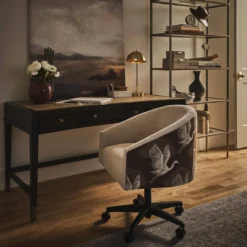 Alternative view of Fenwick Desk