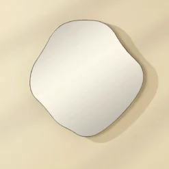 Alternative view of Nerine Mirror